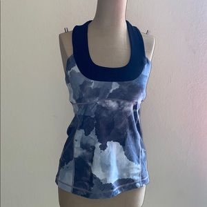 Lululemon top Size 6